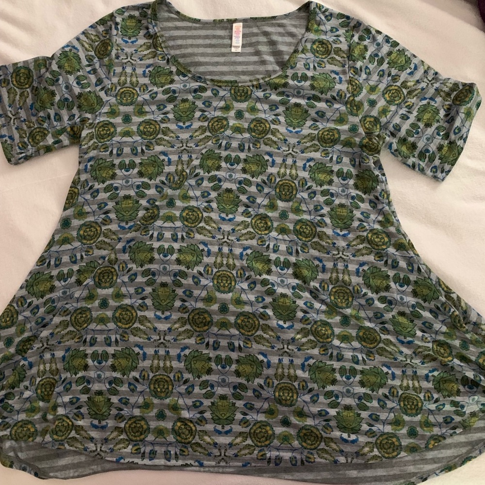 LuLaRoe perfect tee size xl